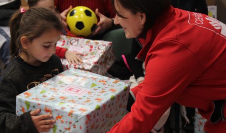 Gyerekek karácsonyát szervezett a Győri Egyházmegyei Karitász