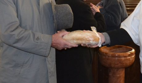 Szent Erzsébet kenyerét osztották a Győri Egyházmegyében is